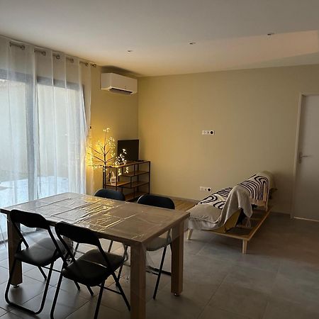 Maison T3 Dans Un Village Calme Saint-Mitre-les-Remparts المظهر الخارجي الصورة