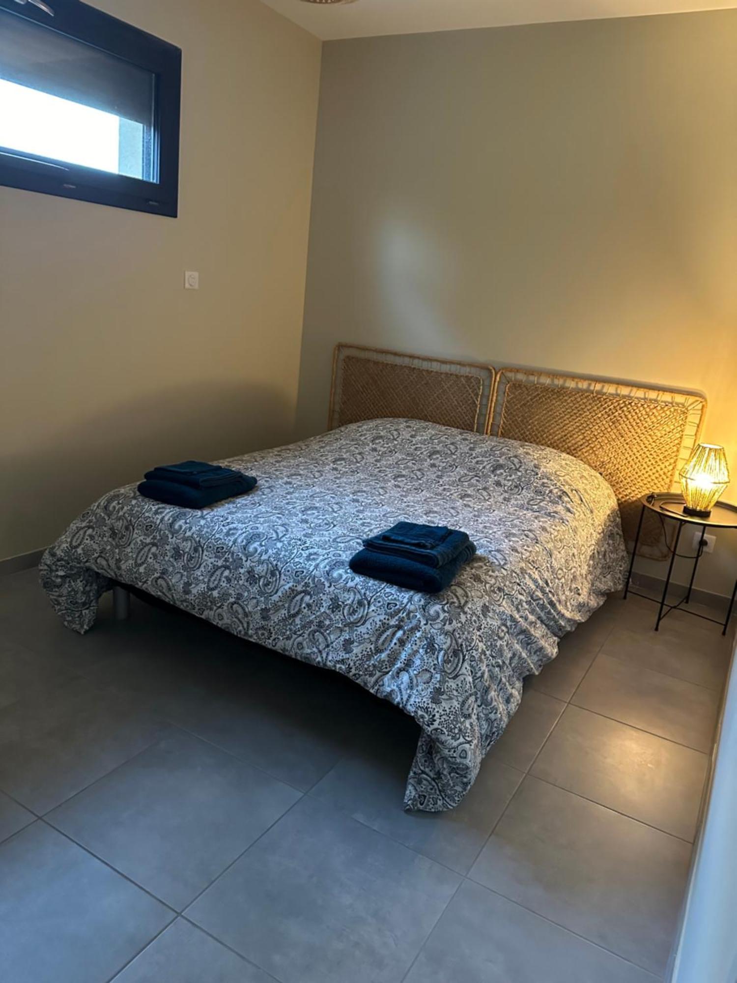 Maison T3 Dans Un Village Calme Saint-Mitre-les-Remparts المظهر الخارجي الصورة