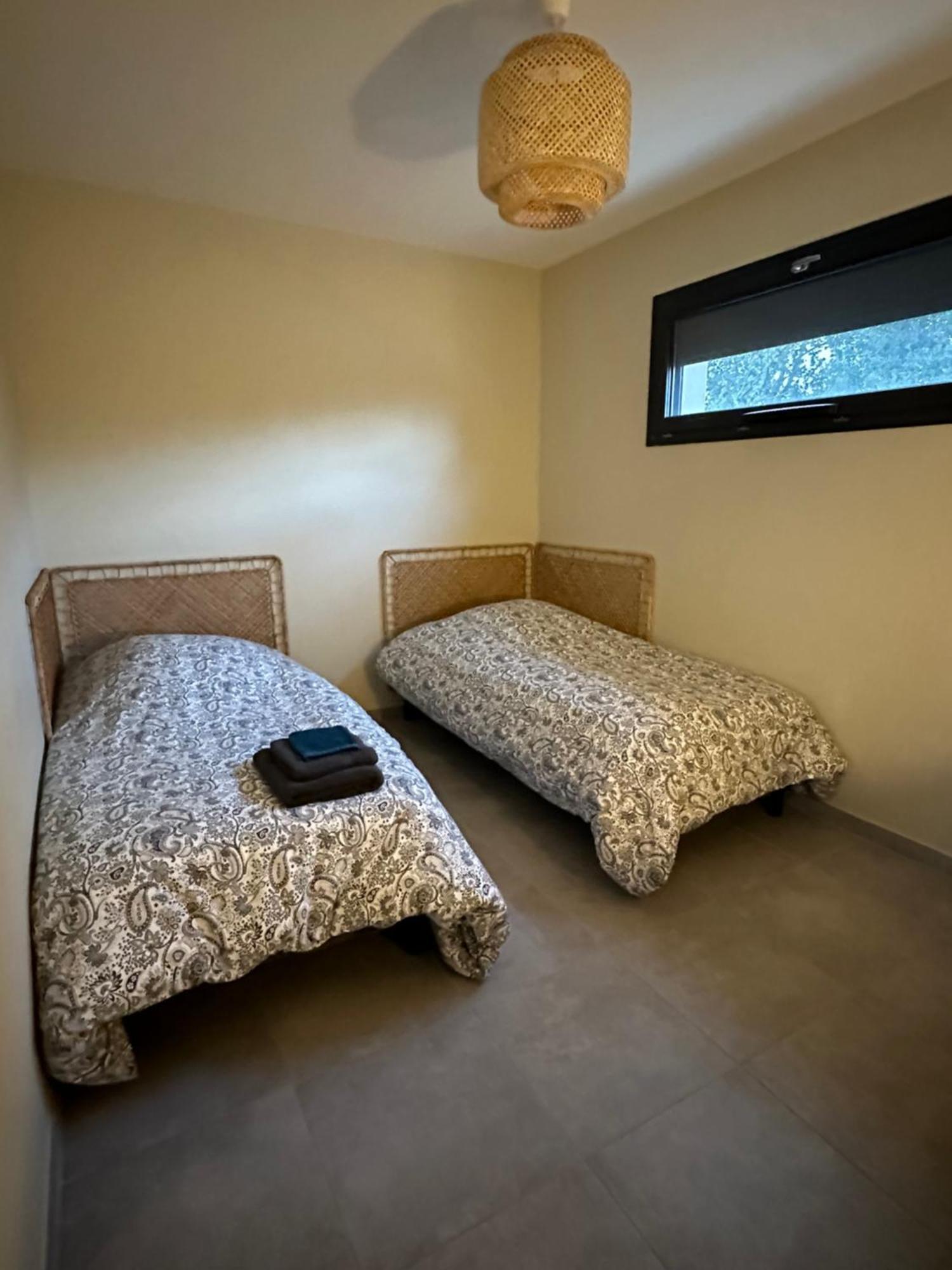 Maison T3 Dans Un Village Calme Saint-Mitre-les-Remparts المظهر الخارجي الصورة