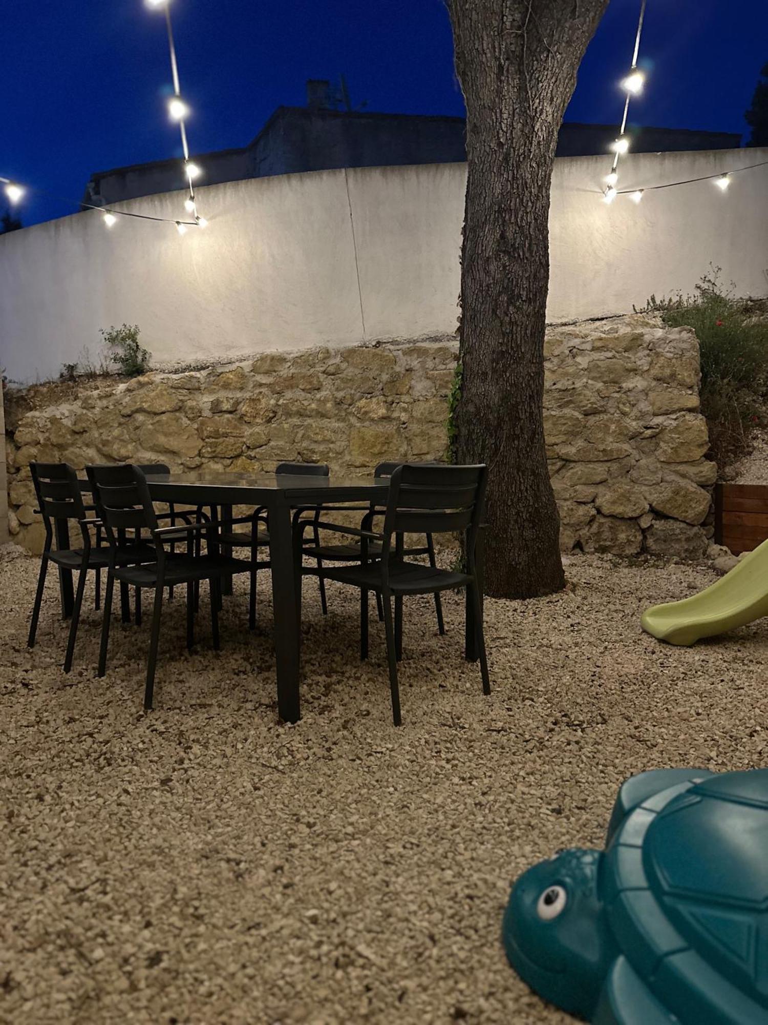 Maison T3 Dans Un Village Calme Saint-Mitre-les-Remparts المظهر الخارجي الصورة