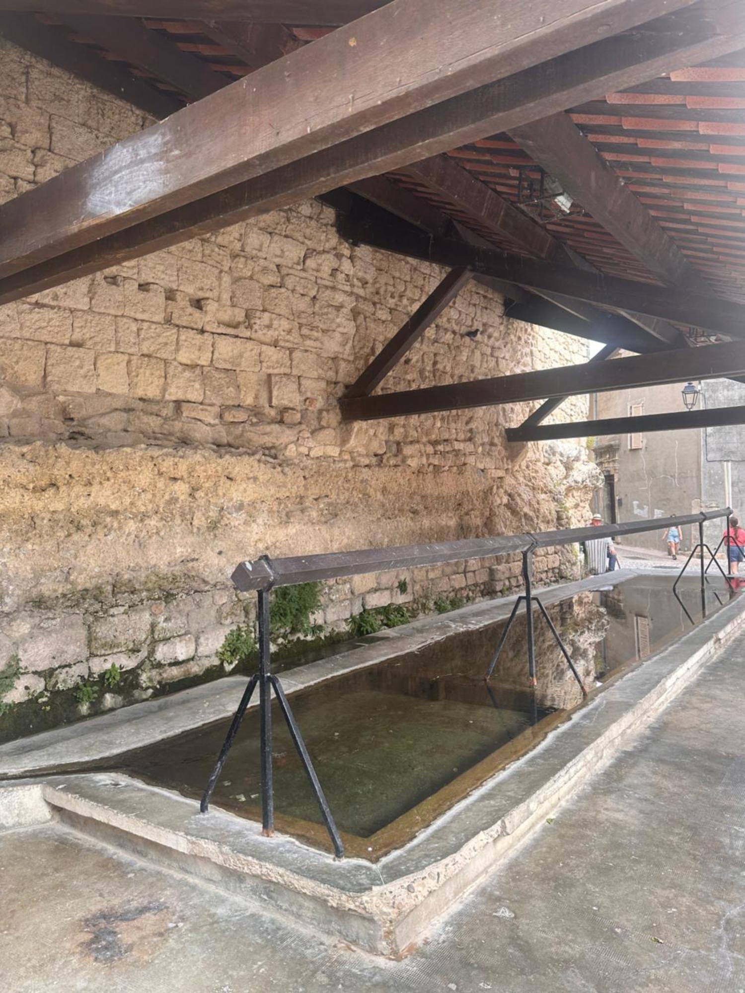 Maison T3 Dans Un Village Calme Saint-Mitre-les-Remparts المظهر الخارجي الصورة