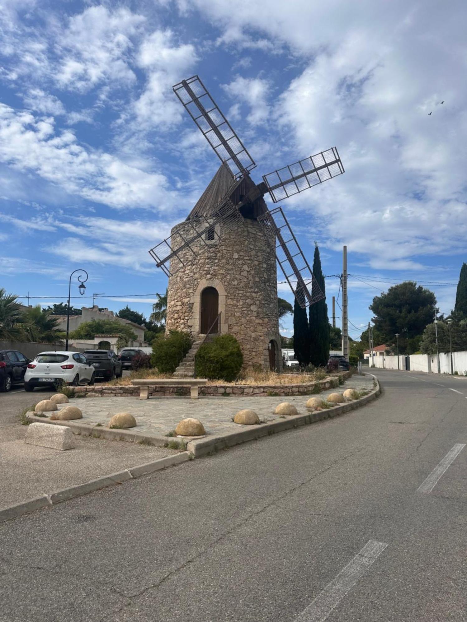 Maison T3 Dans Un Village Calme Saint-Mitre-les-Remparts المظهر الخارجي الصورة